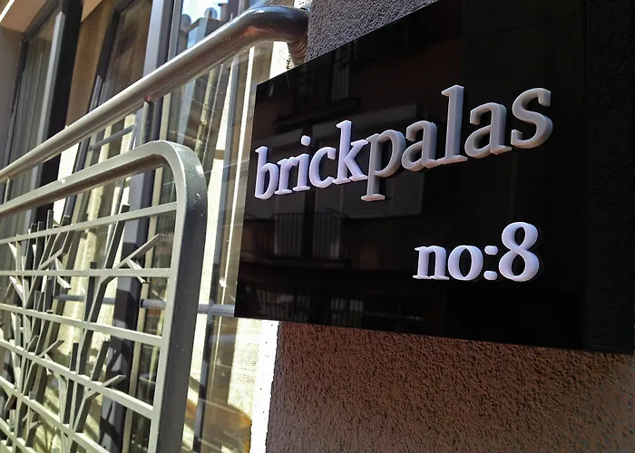 Brickpalas